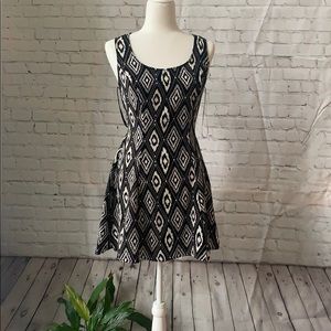 Black and white printed mini dress